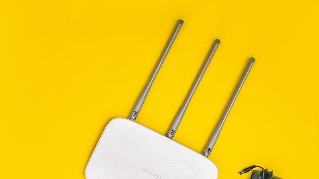 Adaptador e periféricos conectados a dispositivos para transferência de dados